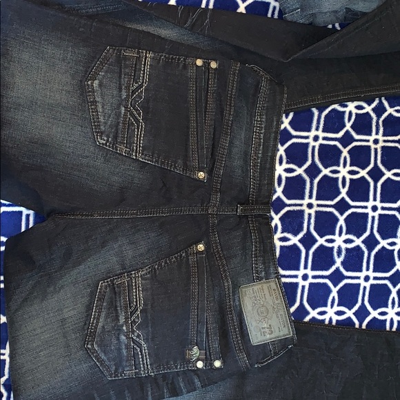 Buckle Jeans - Picture 3 of 3